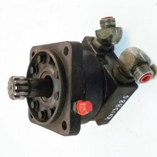 John Deere AT218115 Hydraulic Final Drive Motor #1 image